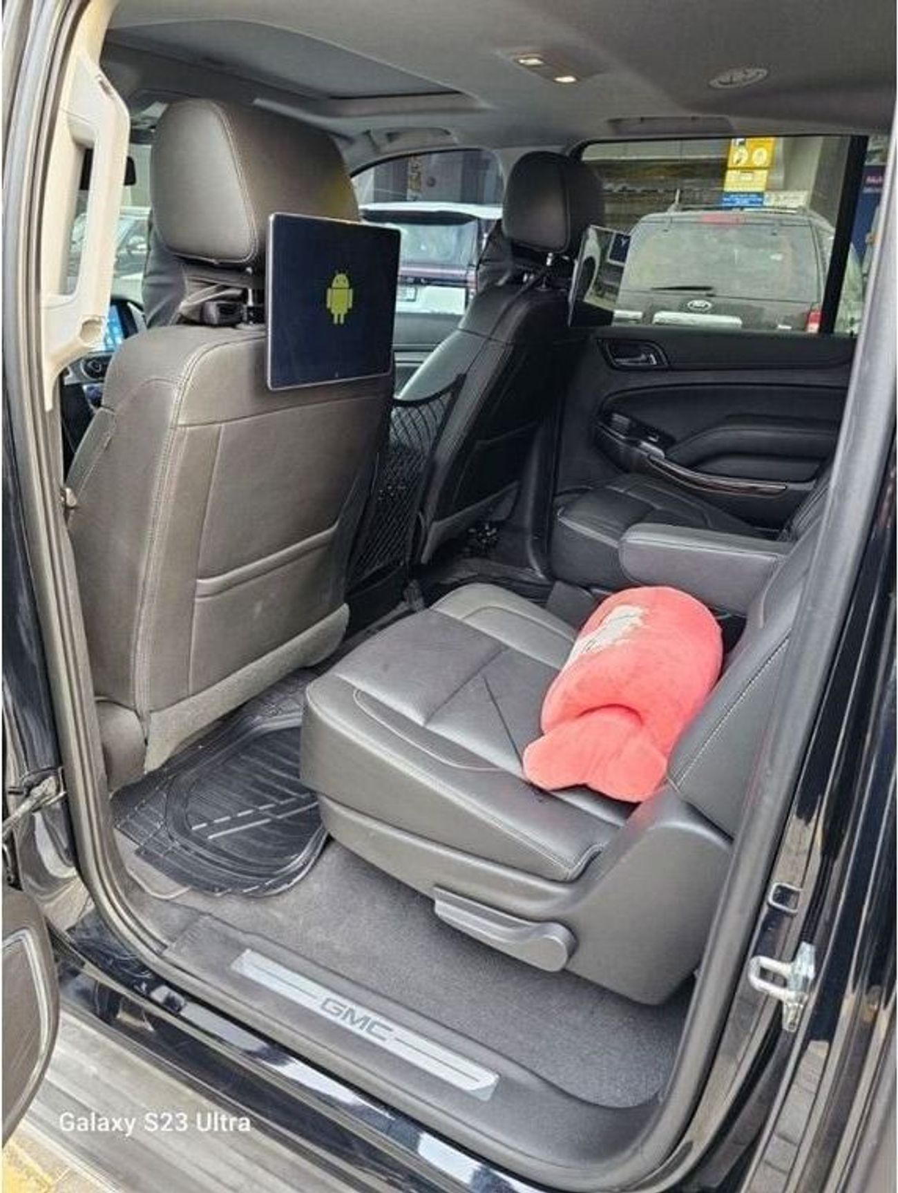 GMC Yukon XL SLT 5.3L 4WD (8 Seater)