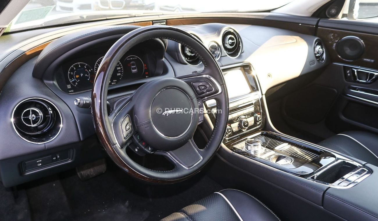 Jaguar XJ XJ 3.0 V6 Premium Luxury SWB Aut Brand New