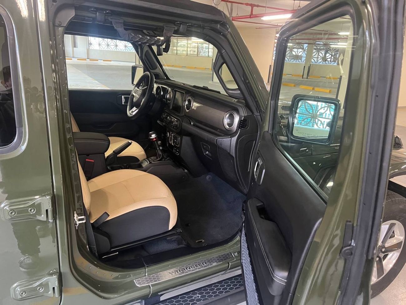 Jeep Wrangler Sahara Unlimited 3.6L M/T