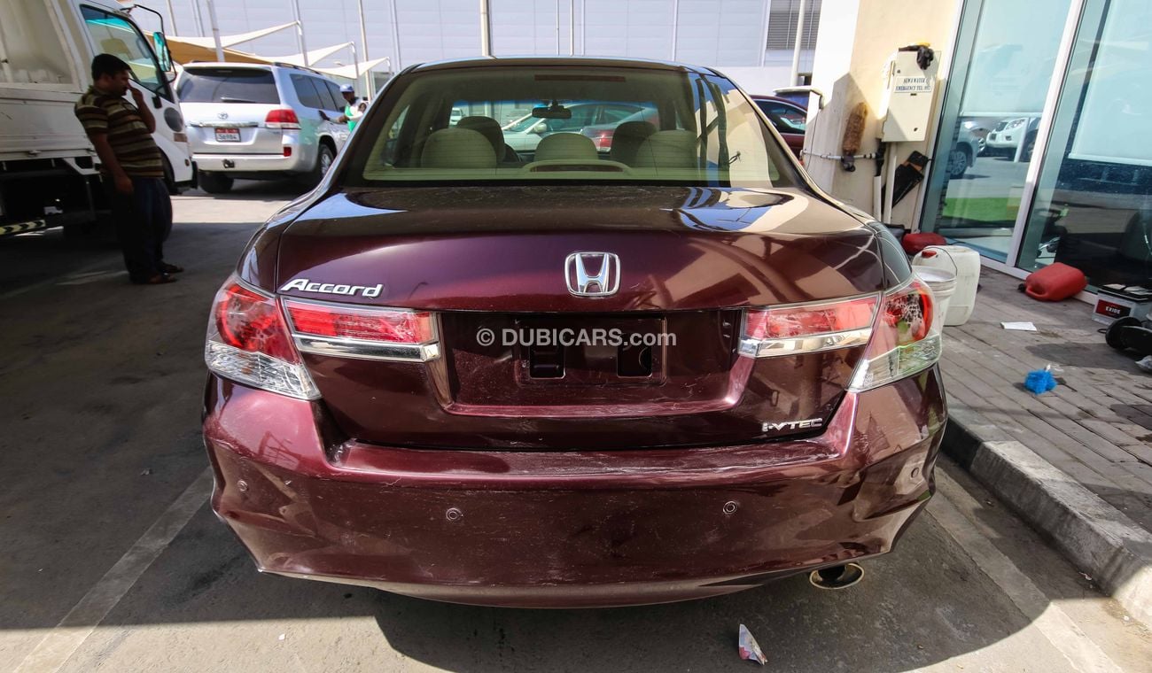 هوندا أكورد i-VTEC