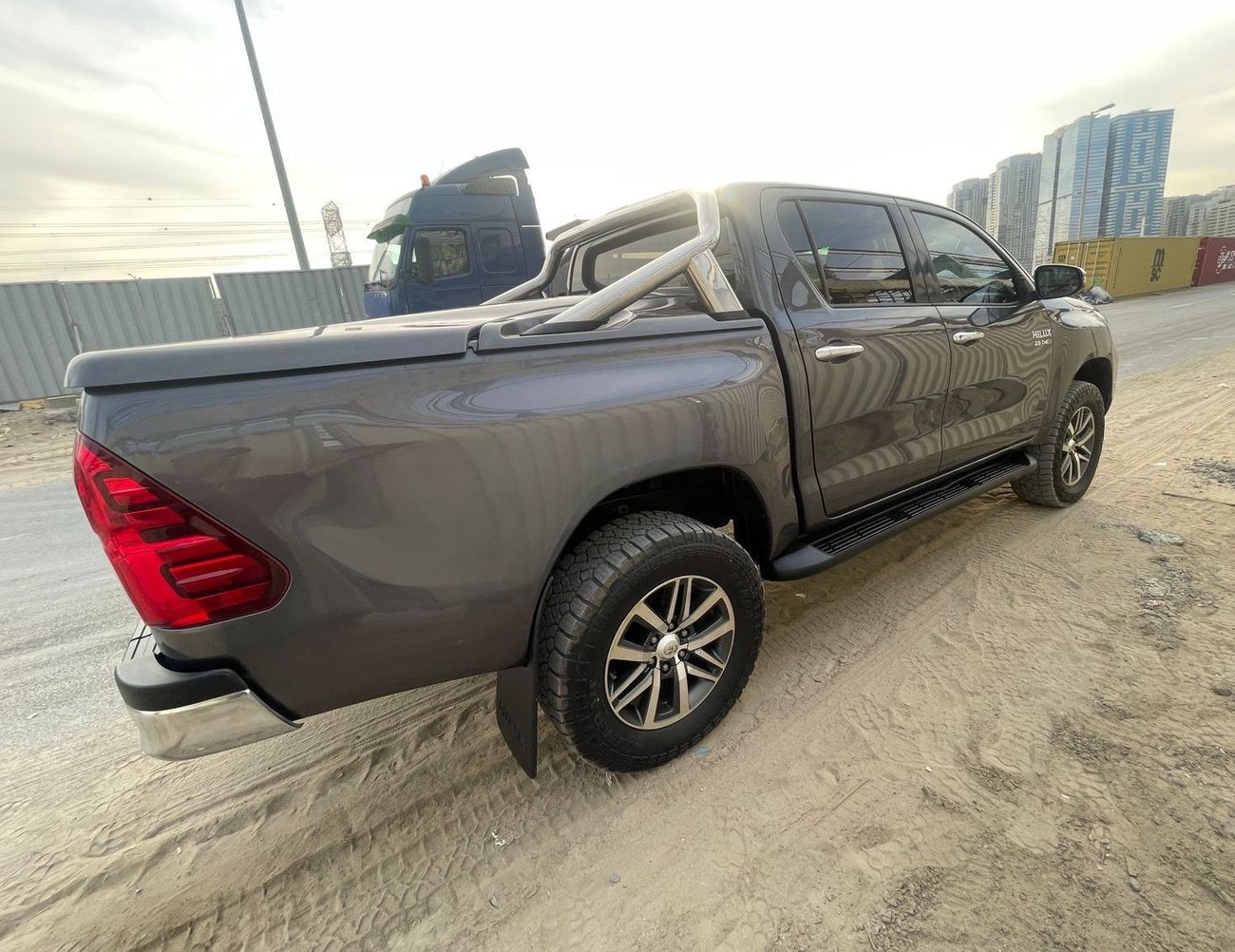 تويوتا هيلوكس RIGHT HAND VEHICLE ONLY FOR RIGHT HAND DRIVE