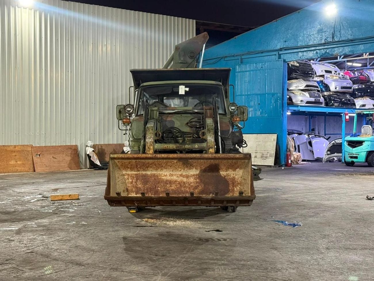 Mercedes Benz Unimog MILITARY LOADER (NON GCC)