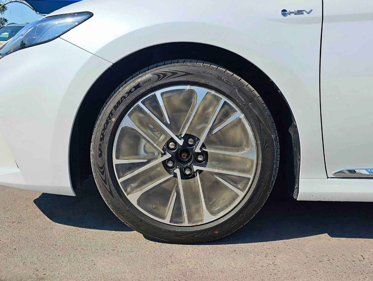 تويوتا كامري LE / 2.5L V4 HYBRID / DRIVER PWR SEAT / PANORAMIC ROOF (CODE # LE)