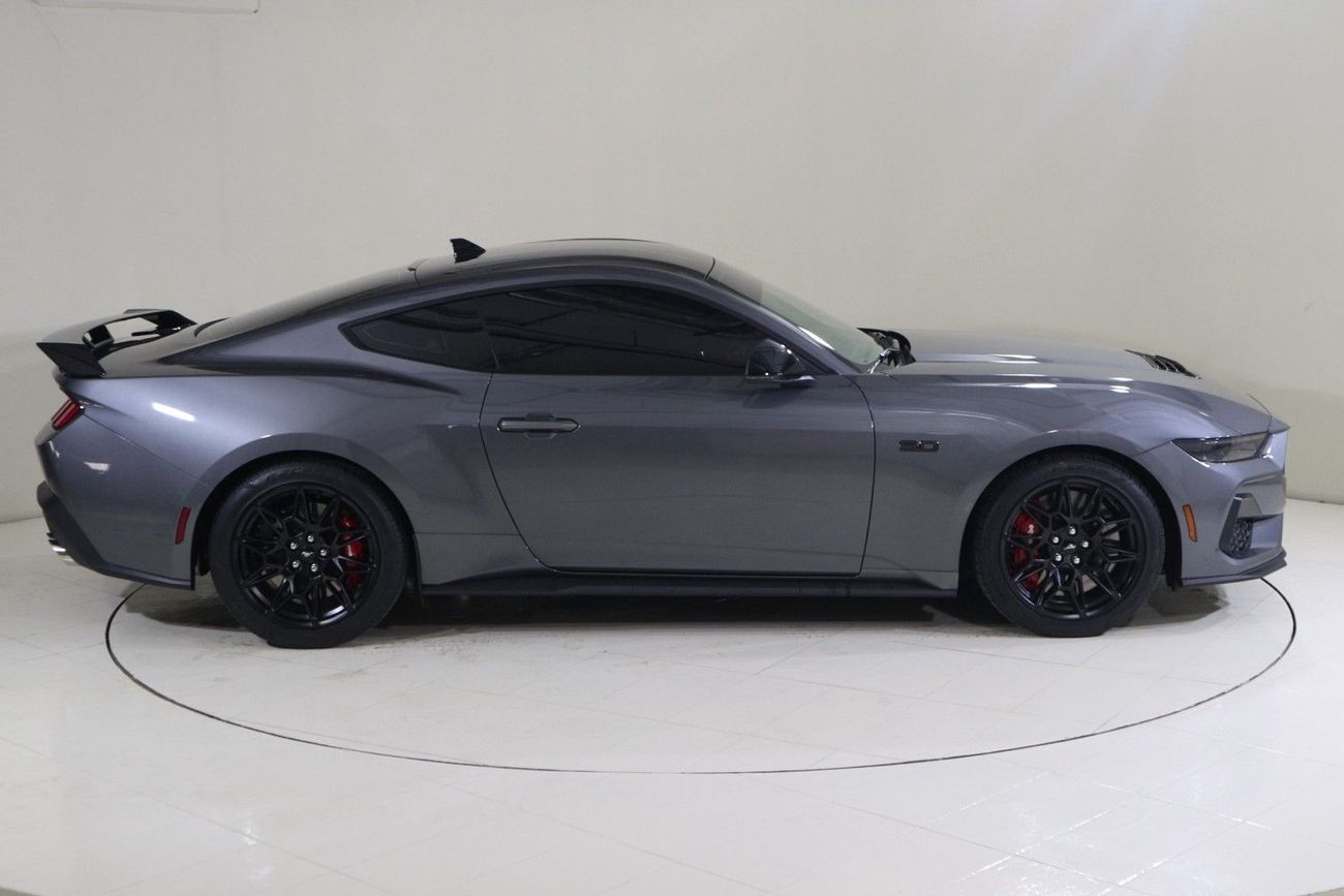 فورد موستانج GT Premium 5.0L (486 HP) Coupe A/T