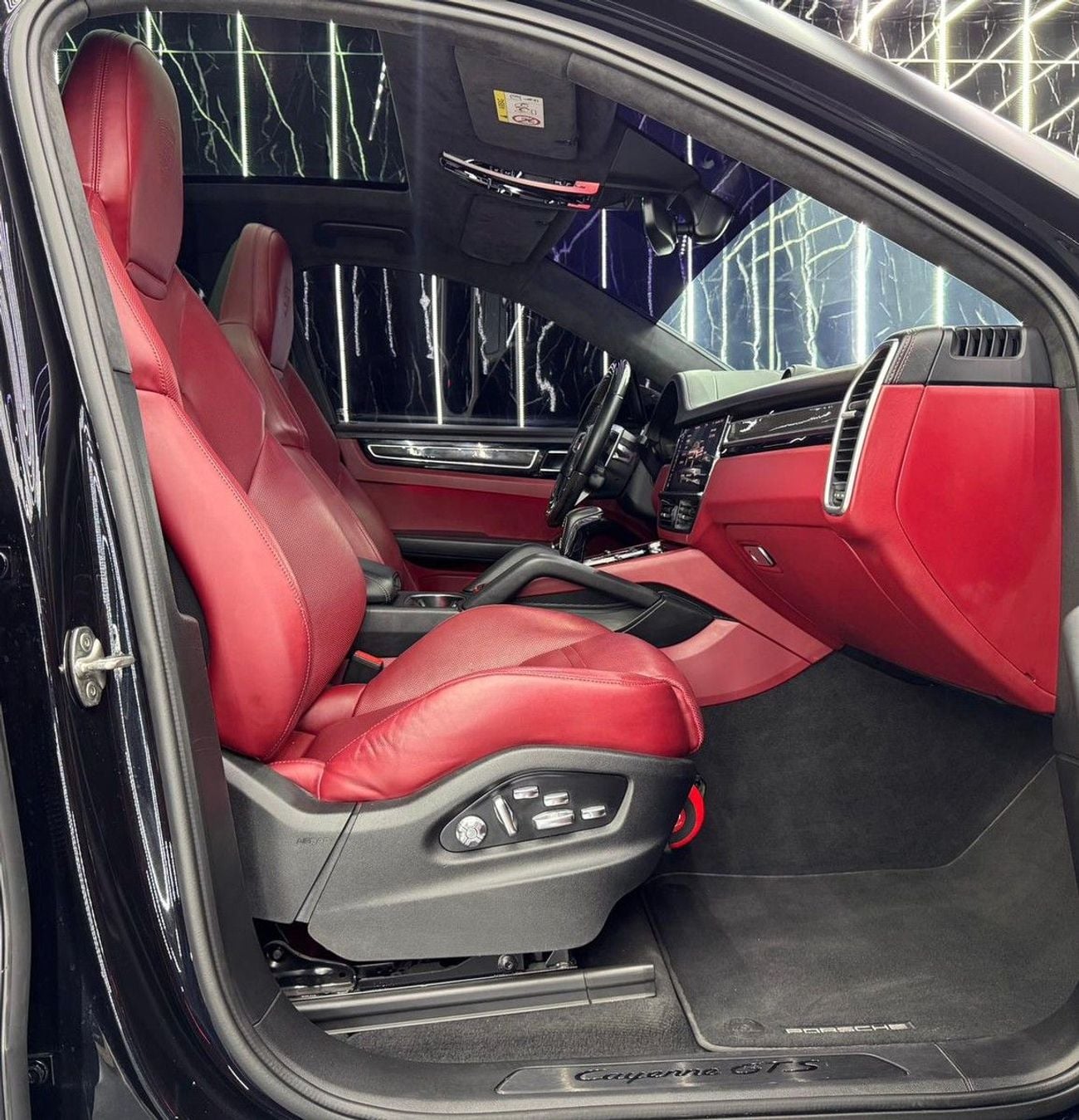 بورش كايان GTS Coupe