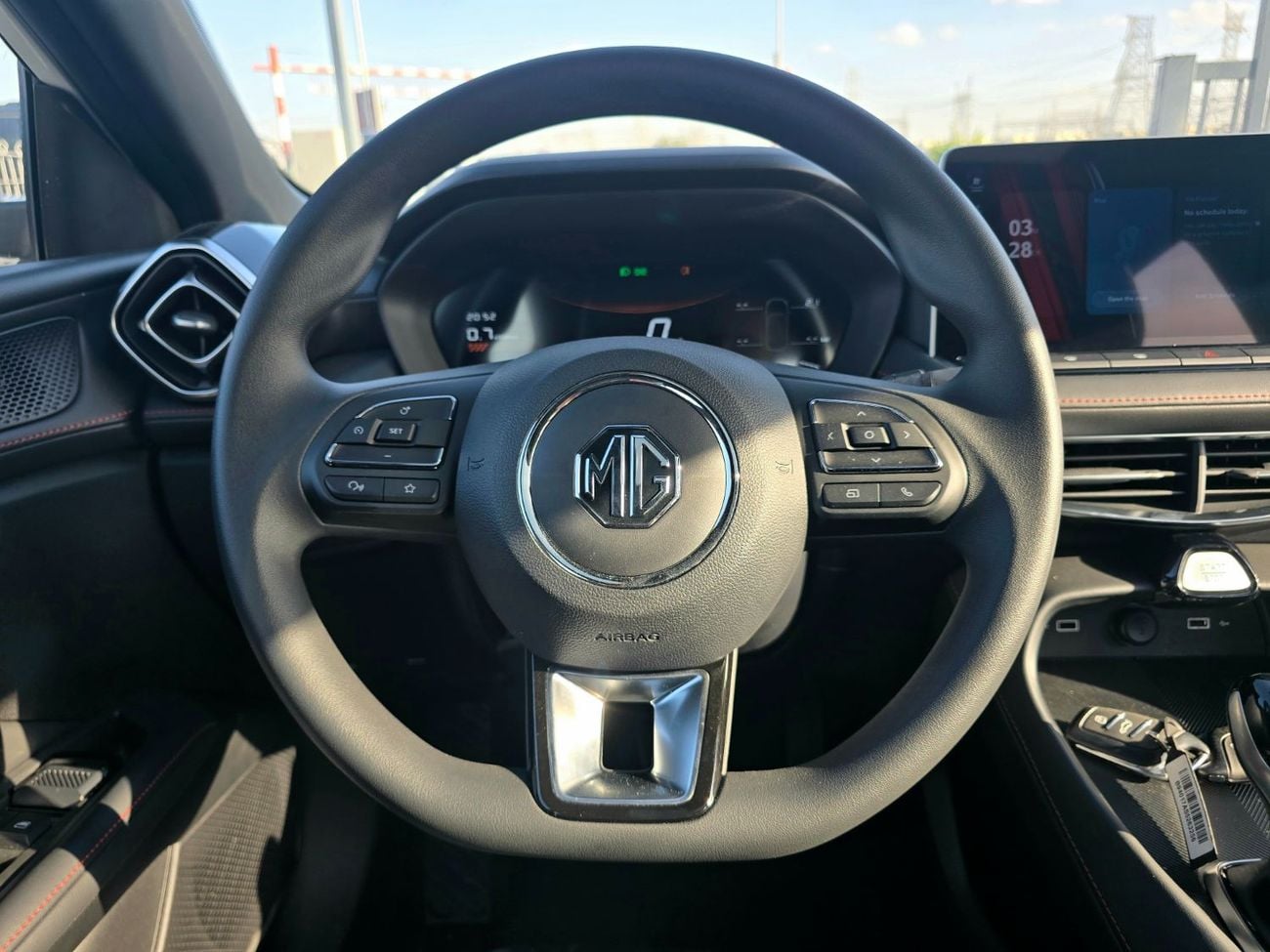 أم جي 5 MG 5 LUXURY 180DVVT  1.5L A/T FWD White Color 2025 Model