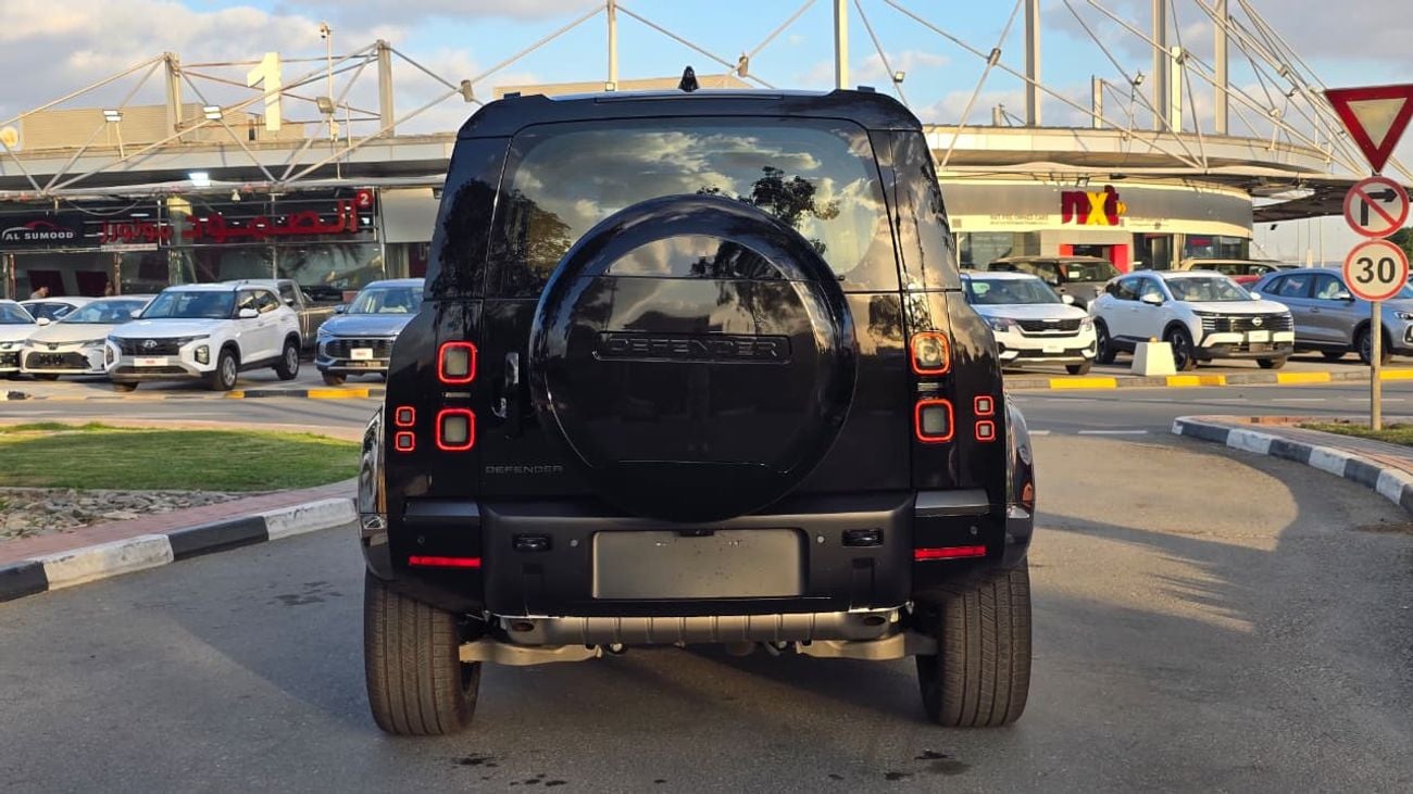 لاند روفر ديفندر LAND ROVAR DEFENDER P400 2026 GCC