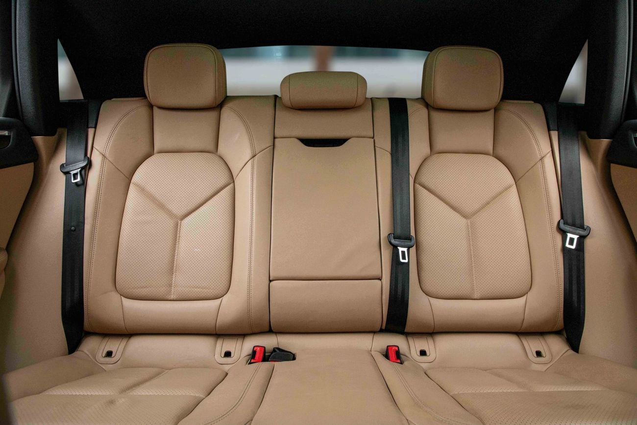 Porsche Macan Macan | 4,896 P.M | 0% Downpayment | Porsche Warranty!