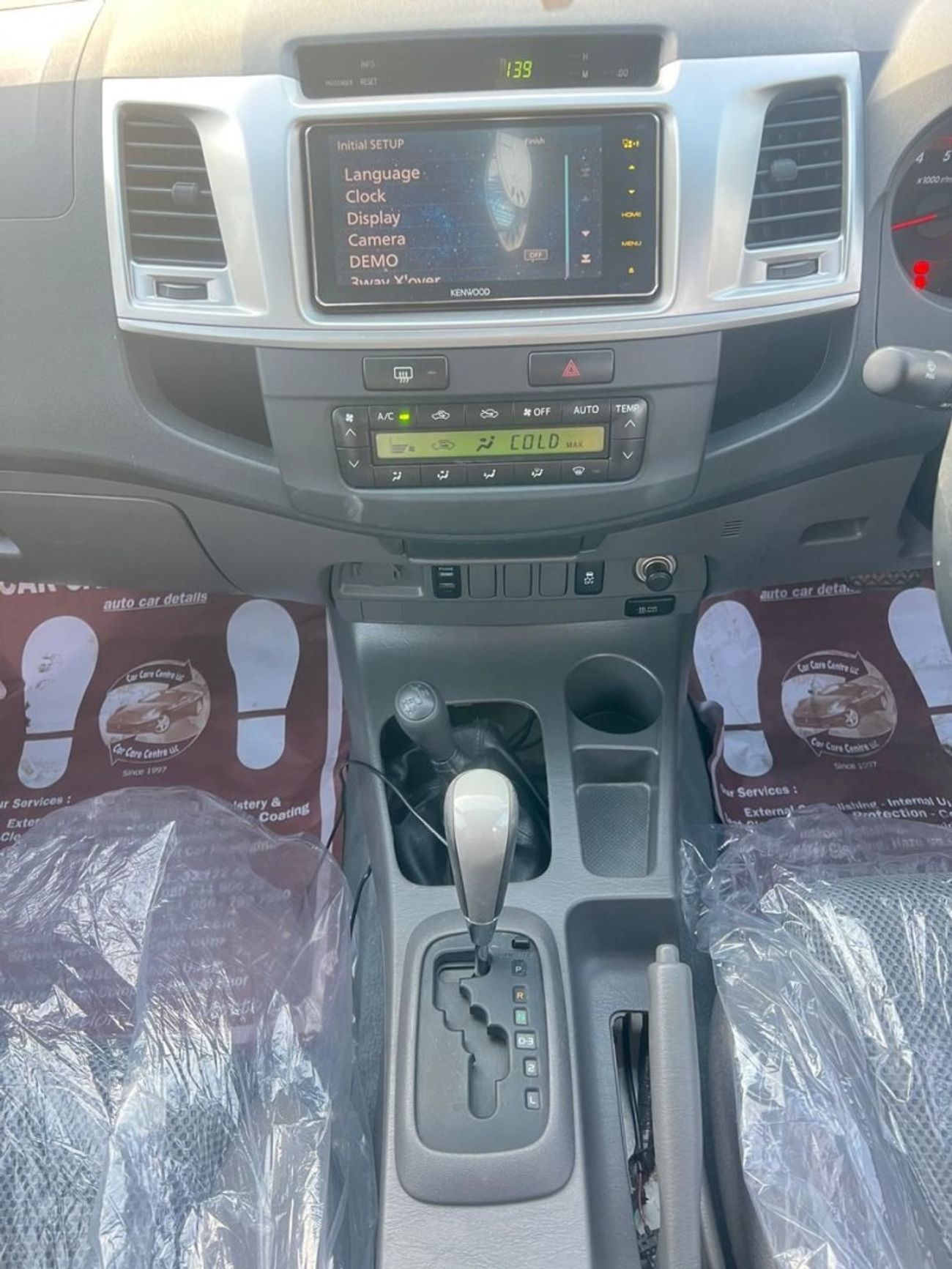 Toyota Hilux DIESEL 3,0 LITER RIGHT HAND DRIVE AUTOMATIC