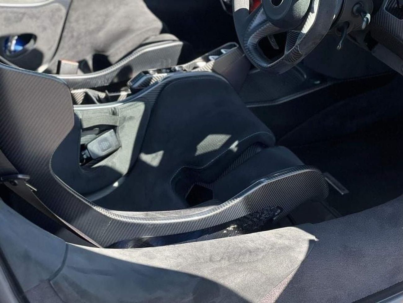 مكلارين سينا 4.0 2dr RIGHT HAND DRIVE