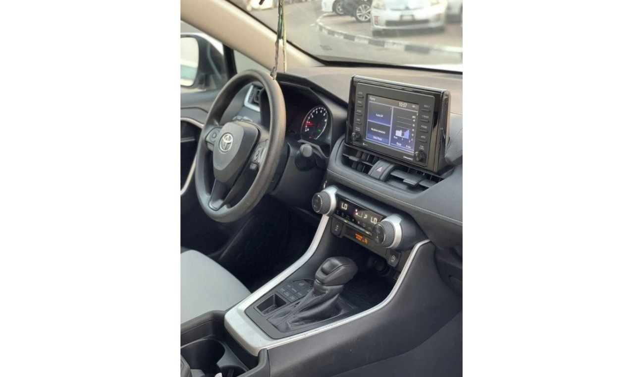 Toyota RAV4 2020 Toyota Rav4 XLE 4x4 With Push Start / EXPORT ONLY فقط للتصدير