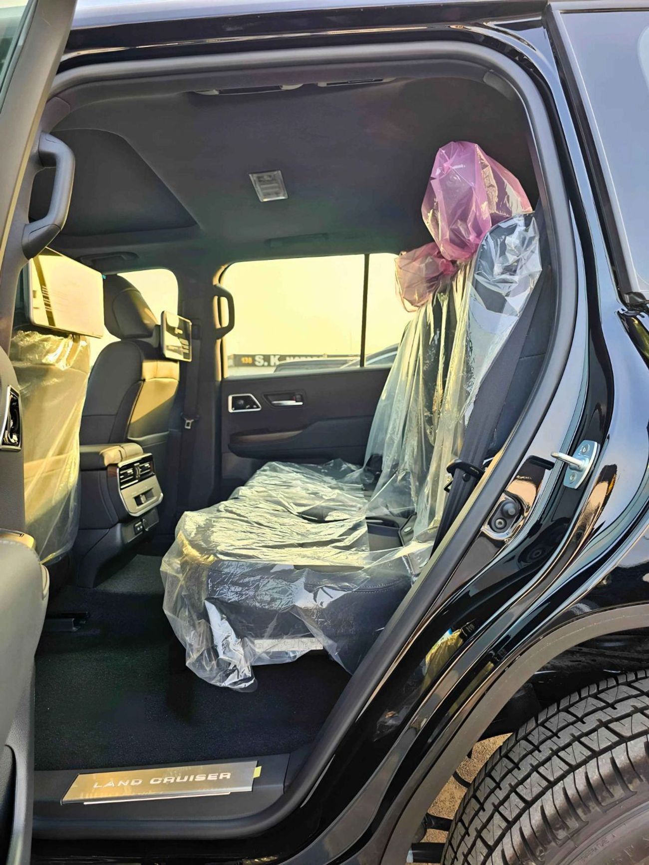 Toyota Land Cruiser LC300 GXR TWIN TURBO / 3.5L V6 PETROL / BIG DVD / JBL SPEAKERS / FULL OPTION / CODE # LC3GXRH