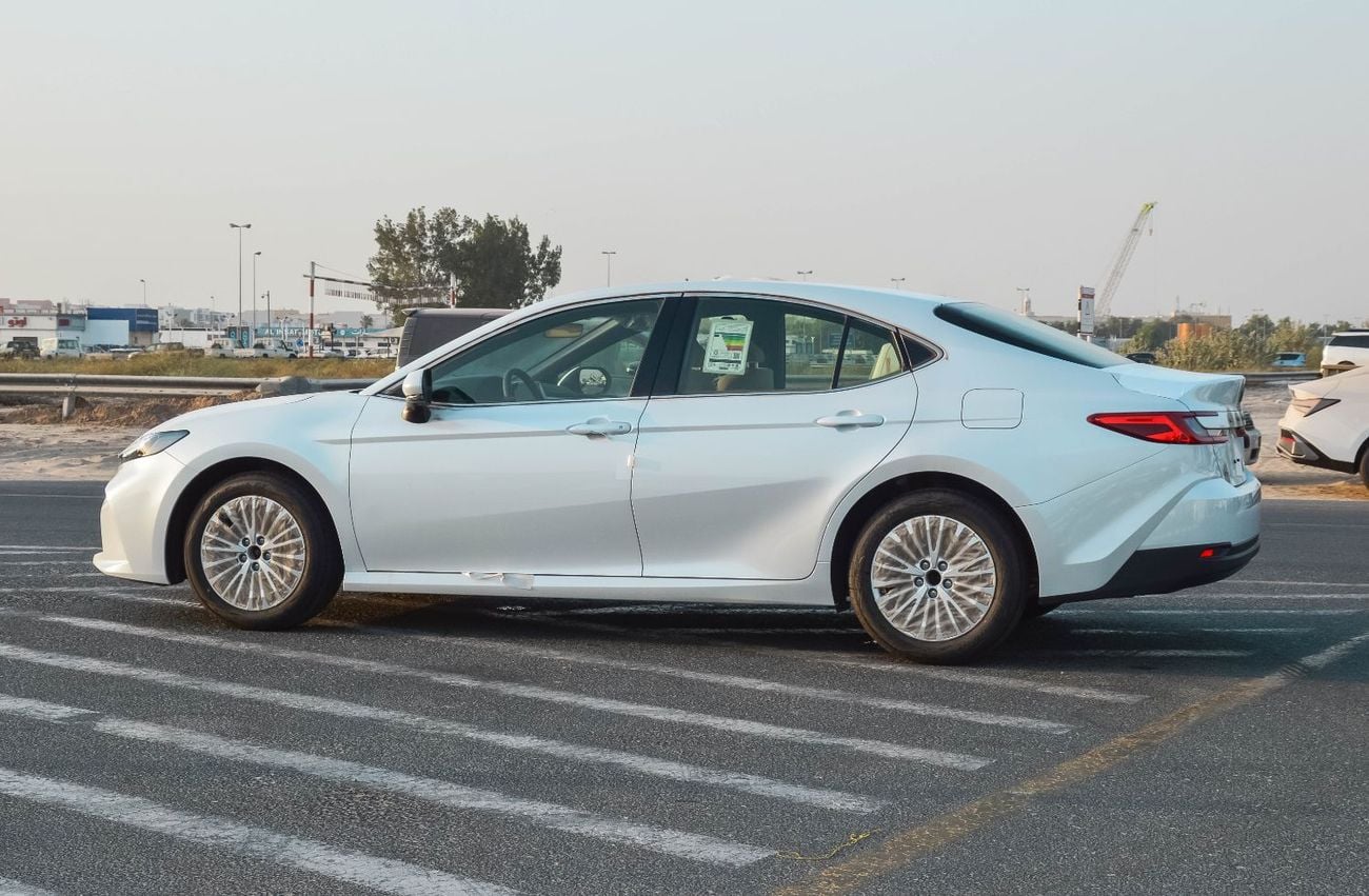 تويوتا كامري GLE 2.5L FWD PETROL SEDAN 2026
