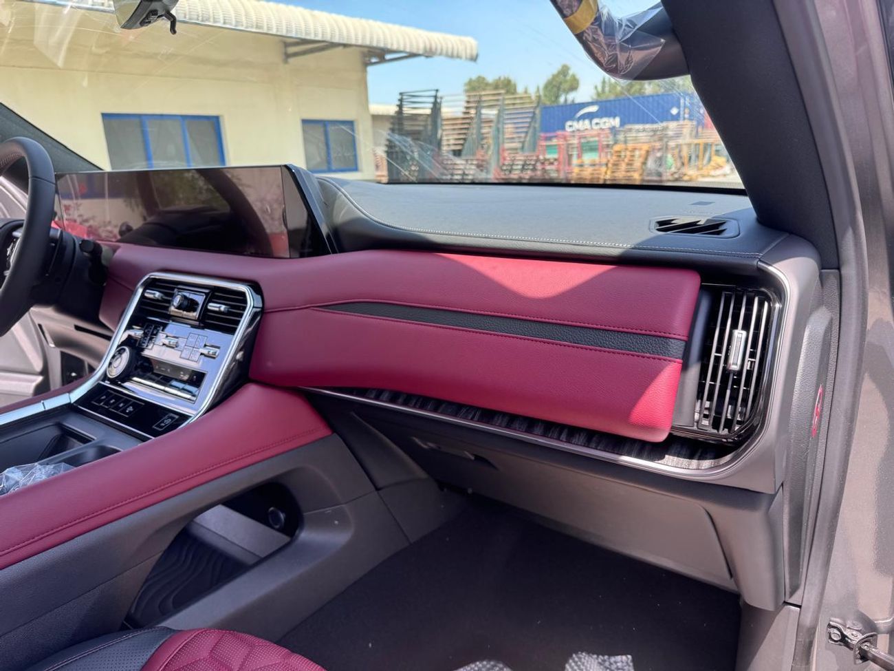 Nissan Patrol SE Platinum City 3.8L (Ext _GRAY  Inter_BURGUNDY)