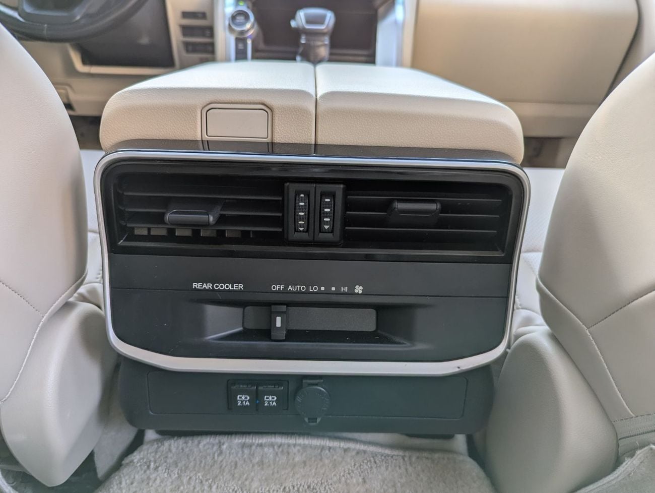 Toyota Land Cruiser GXR Top LHD 2022 MODEL Year 3.3L V6 Diesel Engine Twin turbo colour Brown interior Beige push start