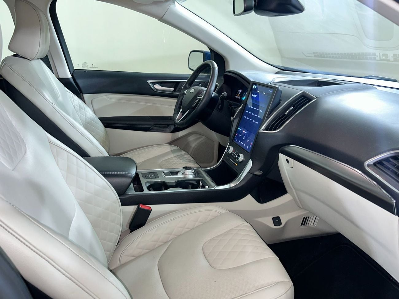Ford Edge TITANIUM STN323 / FREE INSURANCE + REGISTRATION / AL TAYER MOTORS AL QOUZ SHOWROOM