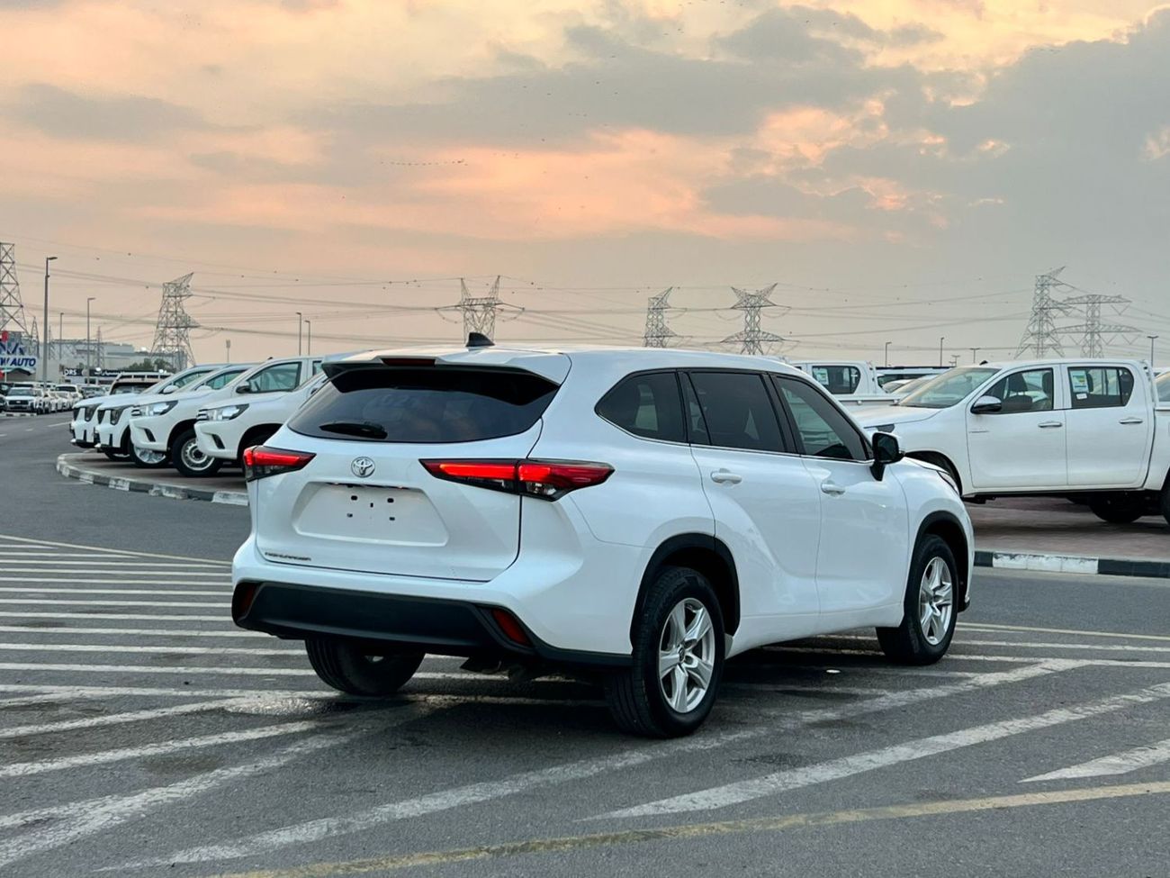 Toyota Highlander 2023 Toyota Highlander LE+  - 2.4L V4 Turbo FWD -  Rear Camera - Leather seat - 7 Seats