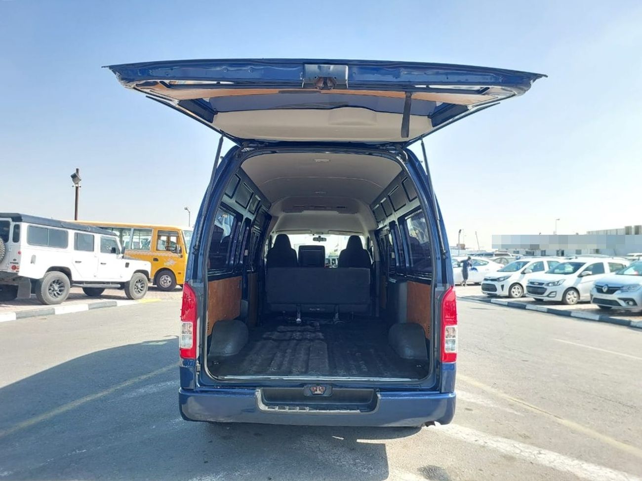 تويوتا هاياس TOYOTA HIACE VAN RHD 2015 MODEL 3.0 L DIESEL AUTOMATIC(PM16253)