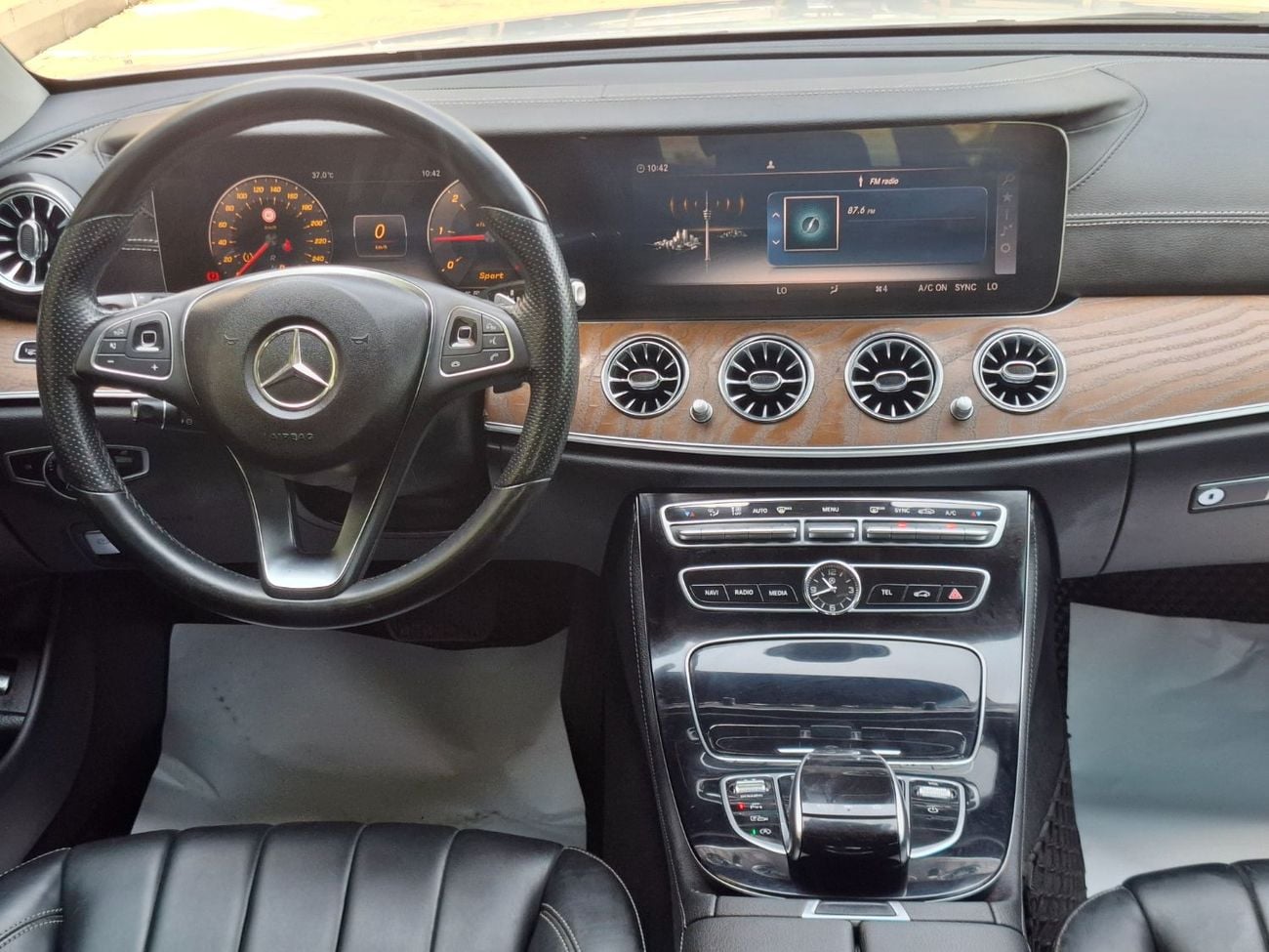 Mercedes Benz E220 D STD (NON GCC) Mercedes-Benz E220d 2017 full option