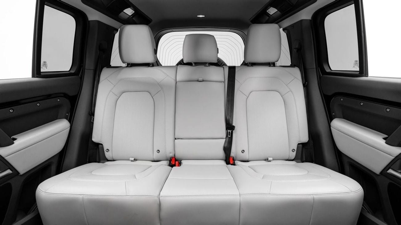 Land Rover Defender X-Dynamic HSE P400e - 2026