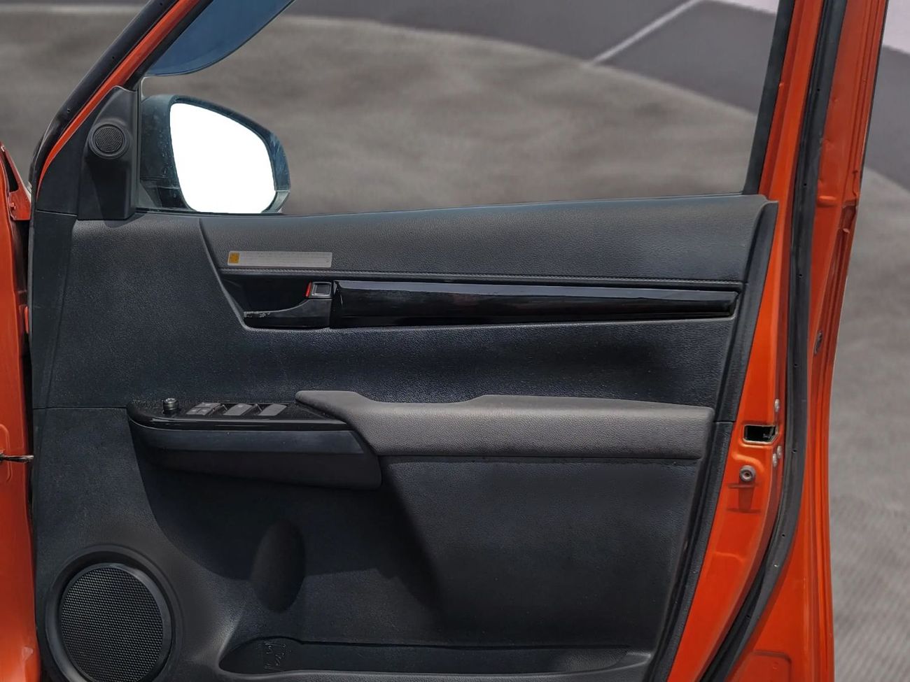 Toyota Hilux 4X4 (2.8L) DIESEL RIGHT HAND (RHD)