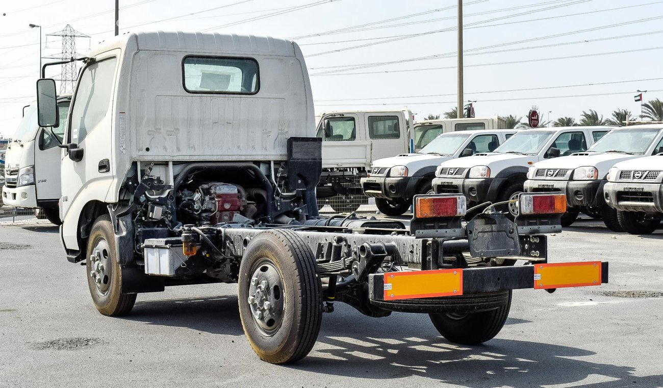 Hino 300 512 2020 WHITE COLOR 3 SEATS MANUAL TRANSMISSION TRUCK 4 CYLINDER DIESEL ONLY FOR EXPORT