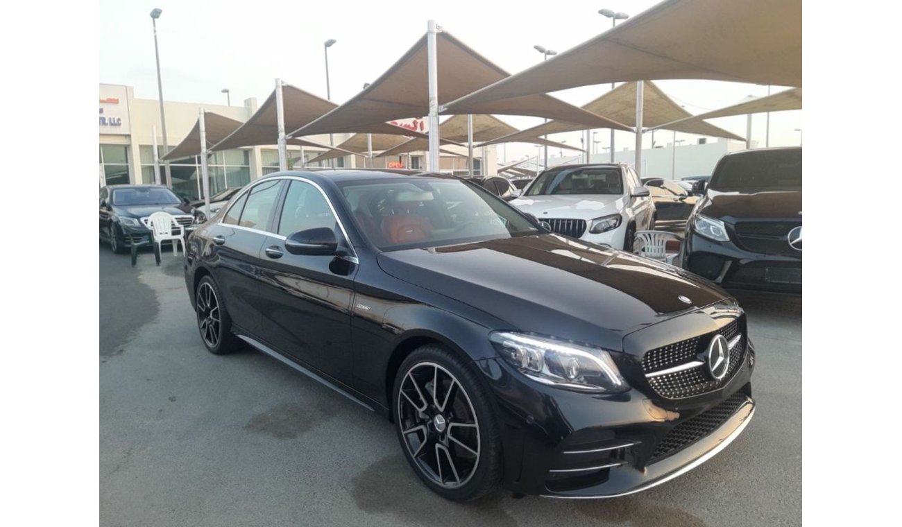 Mercedes-Benz C 300 مرسيدس بنز C300 2017 وارد امريكي فل اوبشين فتحة جلد بانوراما يوجد كاميرا خلفية نظيفة جدا وبحالة ممتا