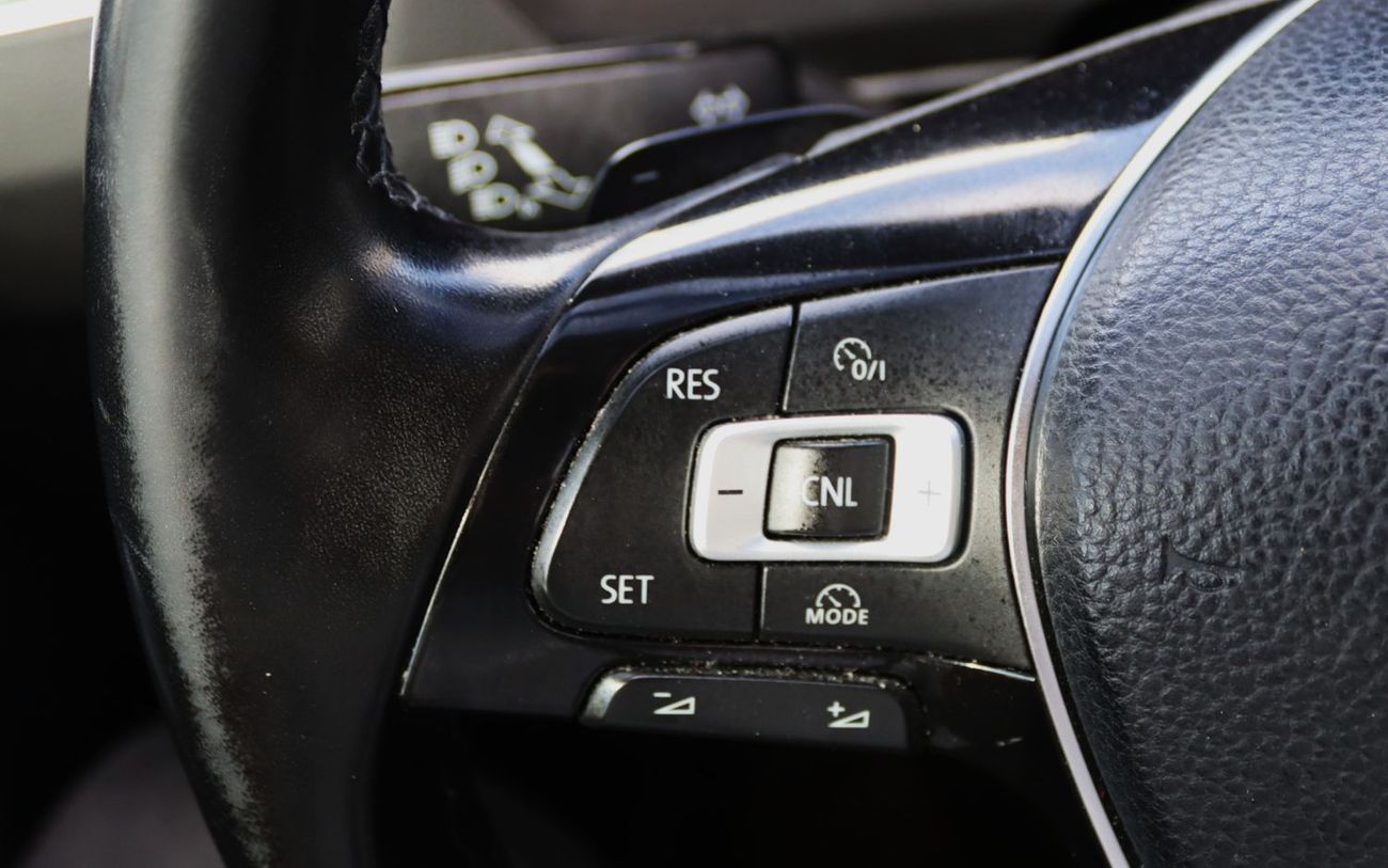 Volkswagen Tiguan R-Line 2.0L Volkswagen Tiguan 2018- GCC - Accident-free - 2.0L  - Full options - All-wheel drive - E