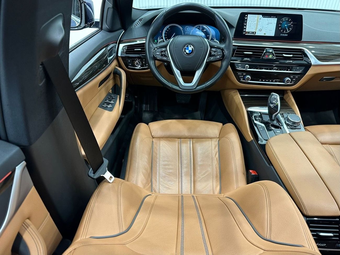 بي أم دبليو 530i Std