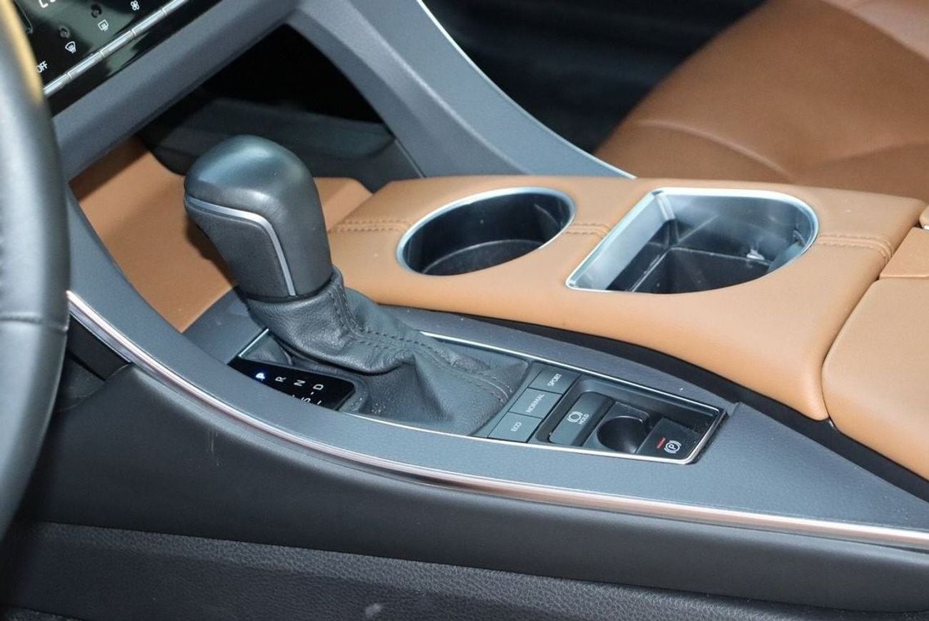 Toyota Avalon Limited 3.5L Toyota Avalon V6 / GCC / First Owner / Full / Under Warranty