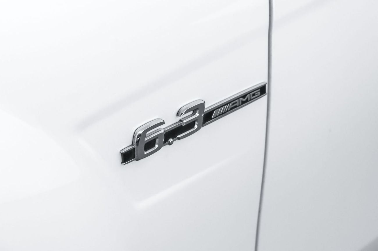 Mercedes Benz C63 AMG Std 6.2L