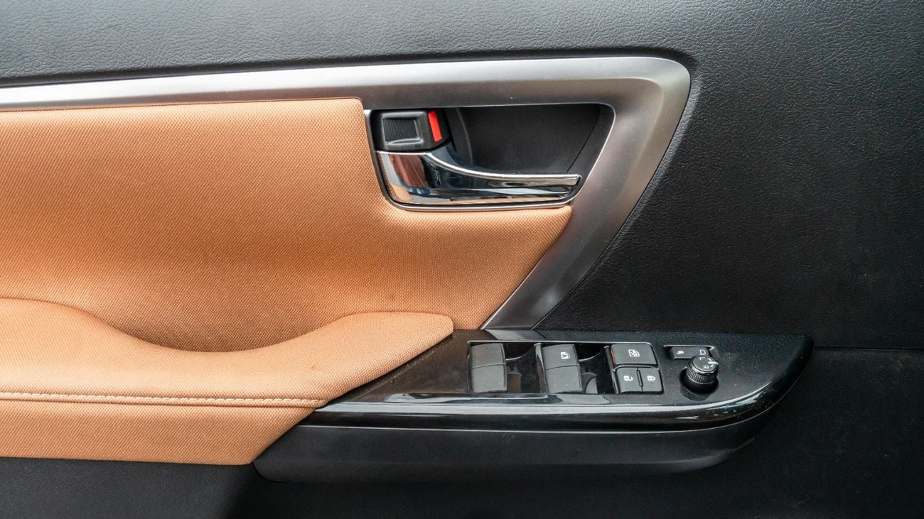 تويوتا فورتونر VXR 2026 Toyota Fortuner VX 4.0L AT Petrol (Gray-Tan)