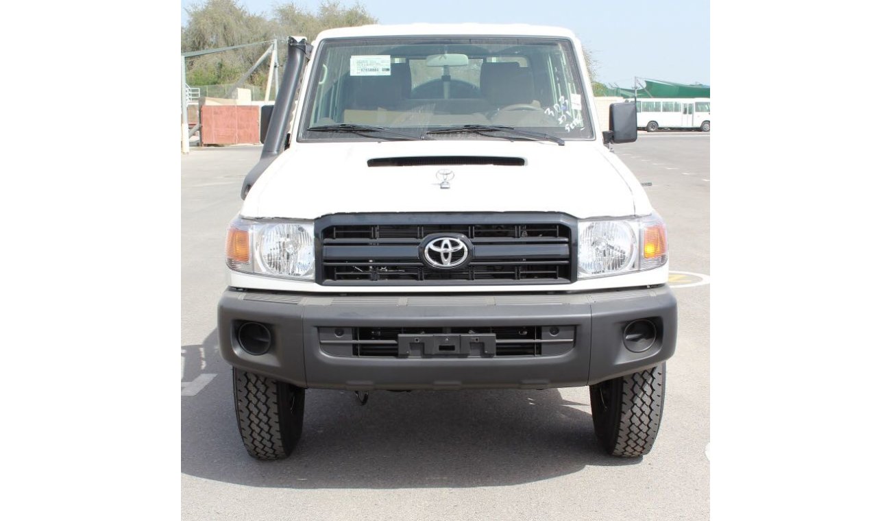 Toyota Land Cruiser Pick Up 4.5L MID OPTIONS V8 DIESEL