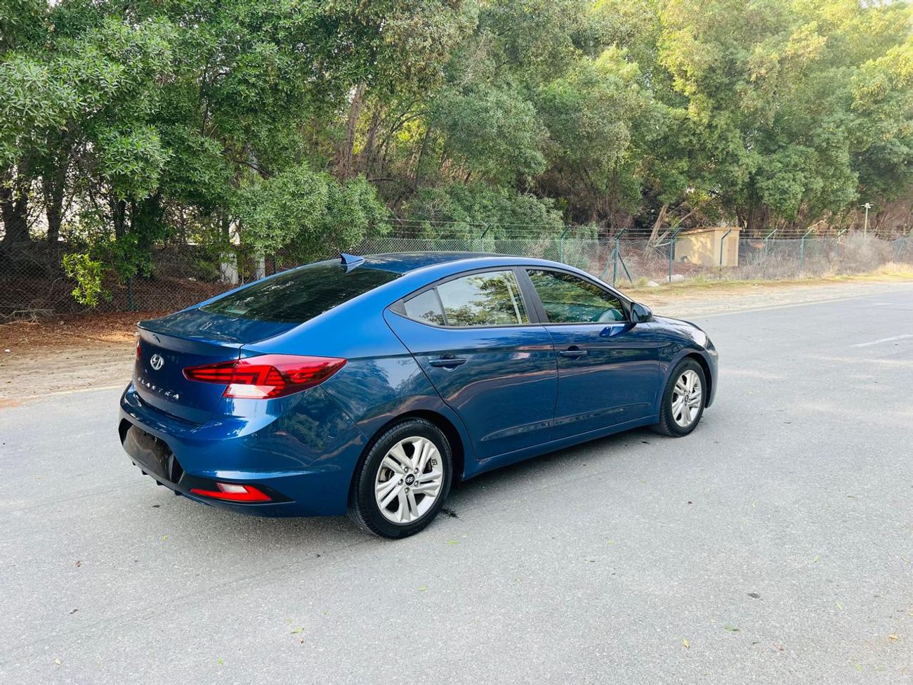 هيونداي إلانترا GLS 2.0L