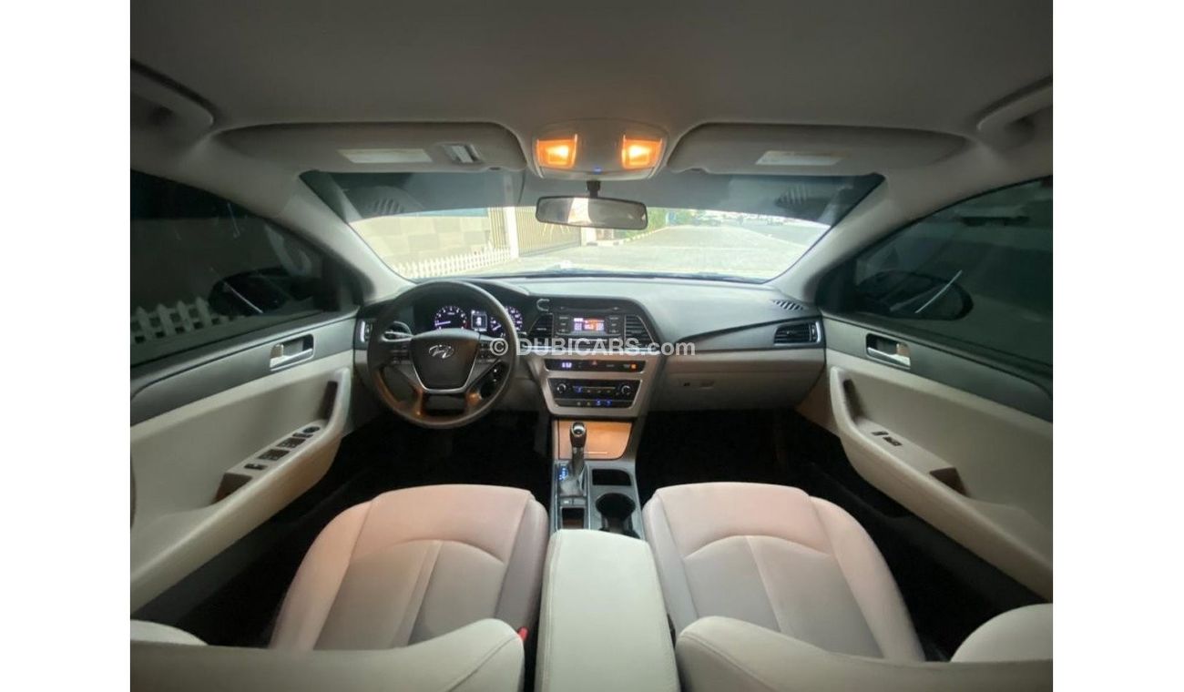 Hyundai Sonata SE Hyundai sonata 2016 Mileage 142.000 miles  Price 30.000 dirhams  4Cylinder,  Very clean inside an