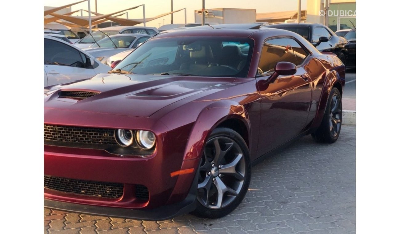 Dodge Challenger SXT Blackline Full option with sunroof and radar very clean car