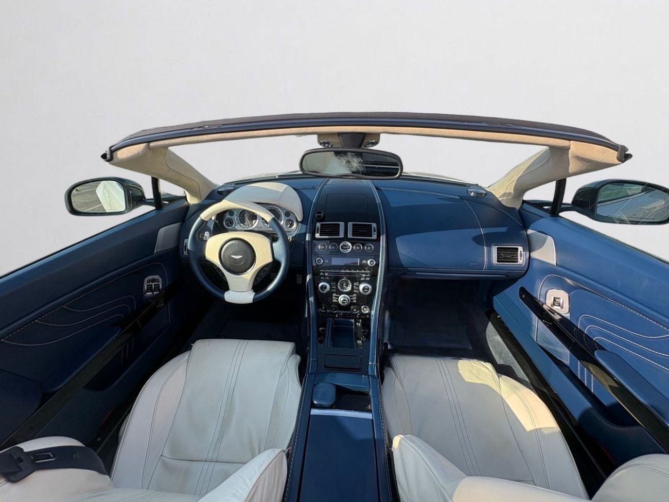 Aston Martin Vantage ASTON MARTIN VANTAGE S Cabriolet | 4.7L V8 | 2014 | GCC SPECS