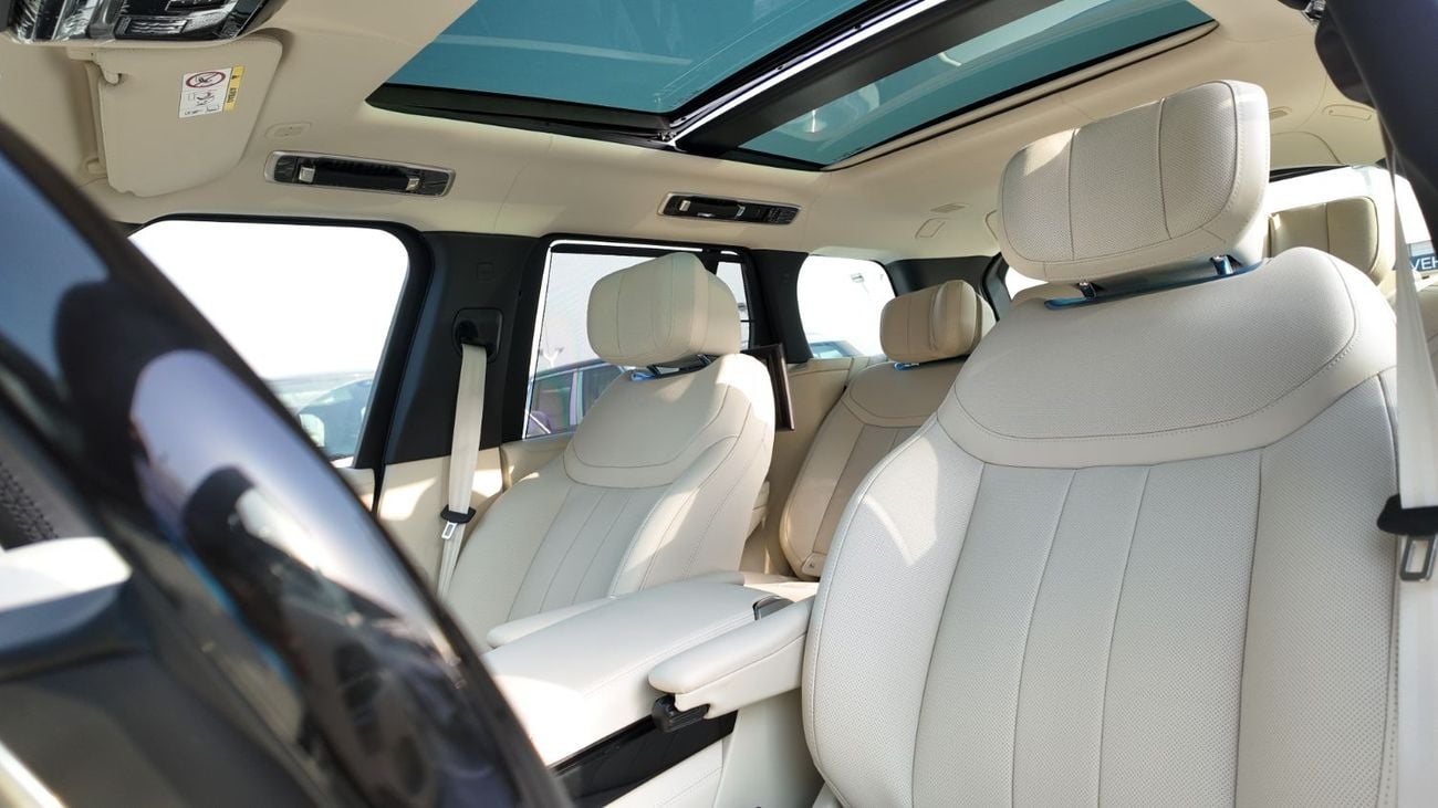 لاند روفر رينج روفر AUTOBIOGRAPHY P530 | Belgravia Green | Black Roof | White Interior | Shadow Exterior Package | GCC Specs