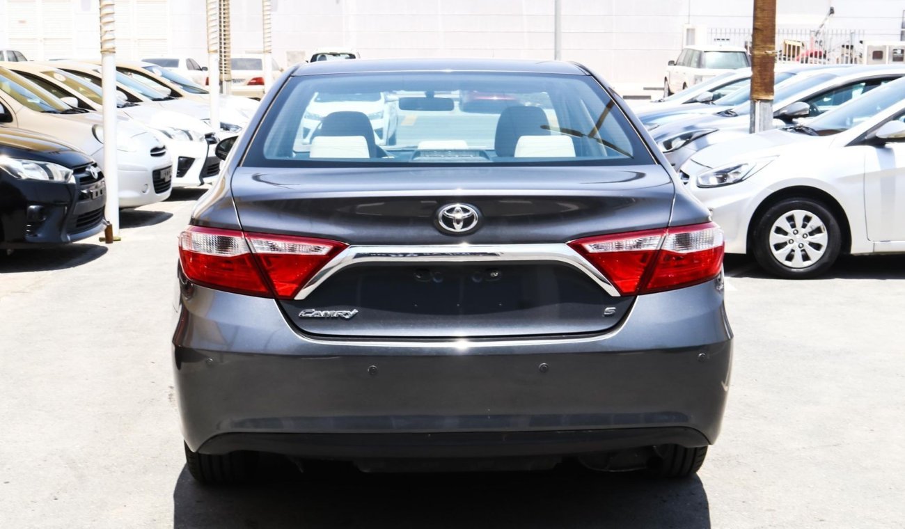 Toyota Camry S