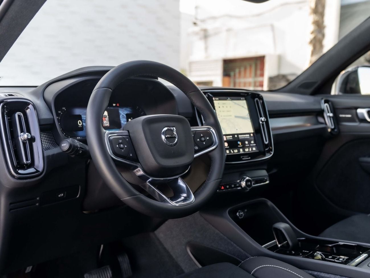 فولفو XC 40 ULTIMATE DARK Volvo XC40 2024