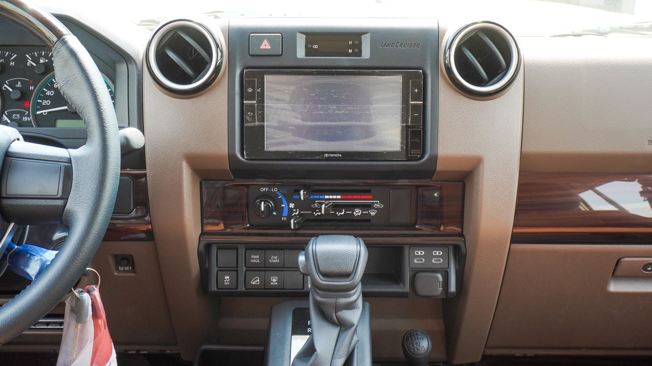 Toyota Land Cruiser 70 4.0L V6 A/T