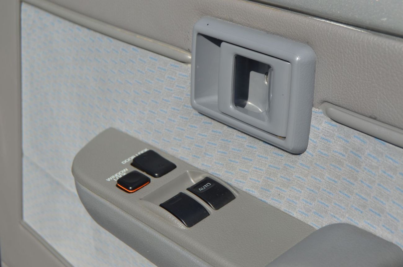 تويوتا لاند كروزر بيك آب ingle cabin 4.5L, perfect inside and outside