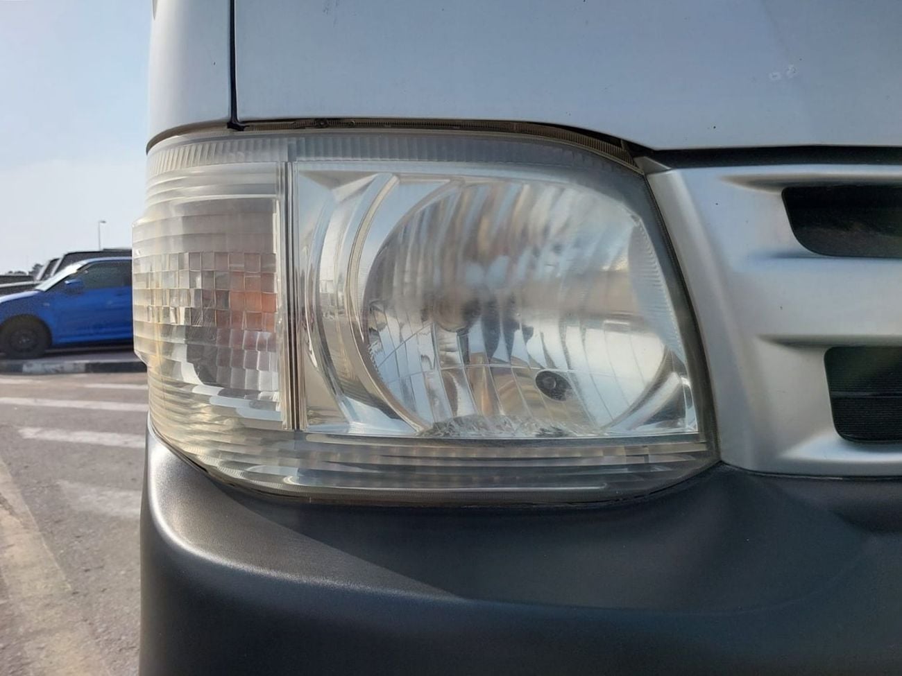 Toyota Hiace TOYOTA HIACE COMMUTER VAN RHD 2012 MODEL 2.7 L PETROL AUTOMATIC(PM15298)