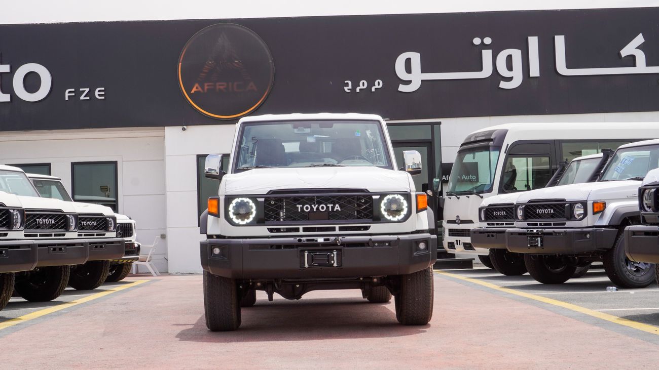 تويوتا لاند كروزر 70 LX 4.0 L V6