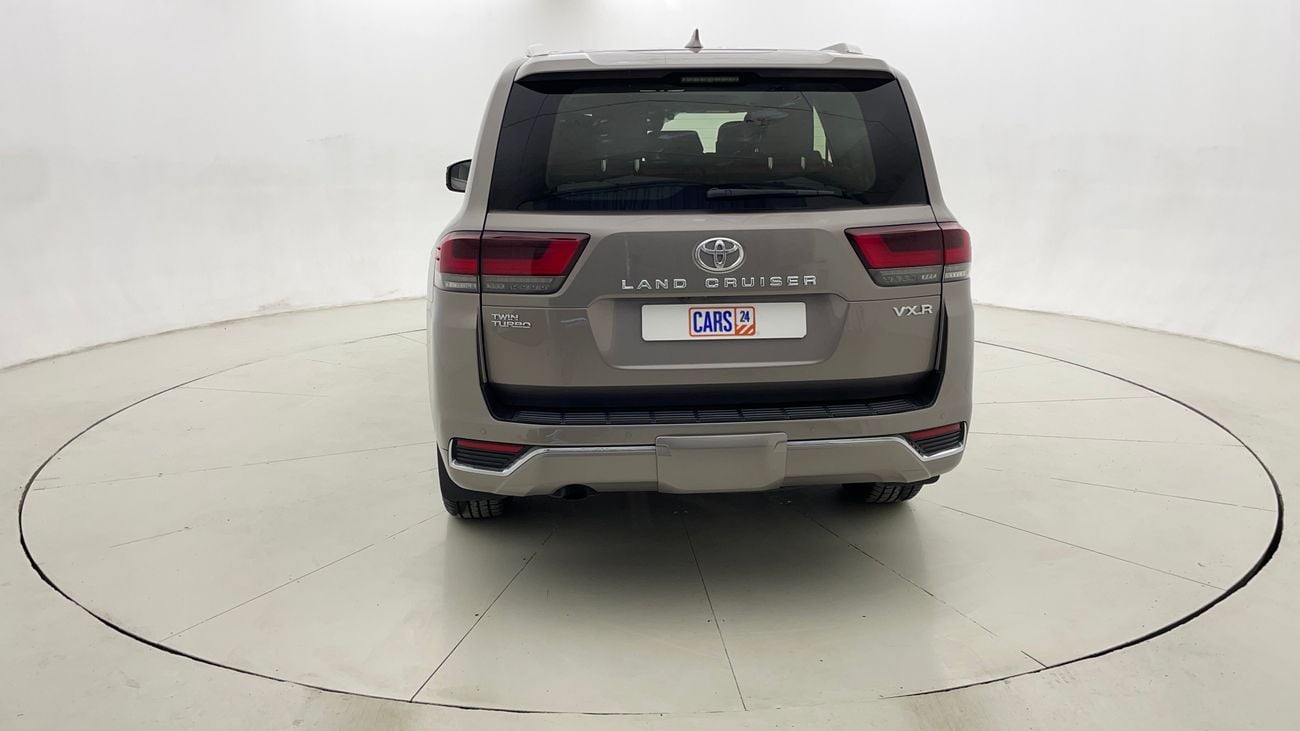 تويوتا لاند كروزر VXR 3.5 | بدون دفعة مقدمة | اختبار القيادة في المنزل