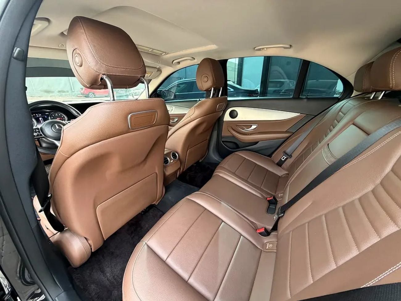 مرسيدس بنز E200 WARRANTY* E 200 Exclusive GCC Specs