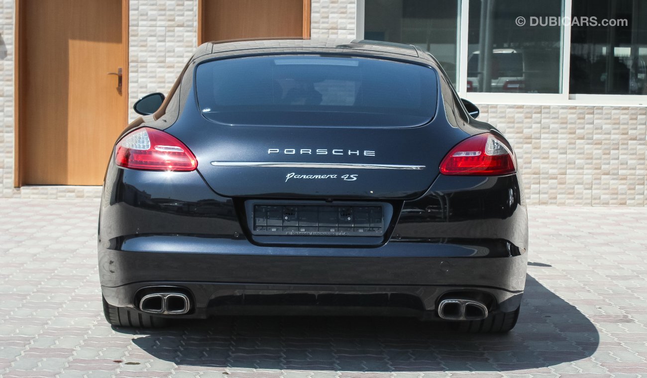 Porsche Panamera 4S