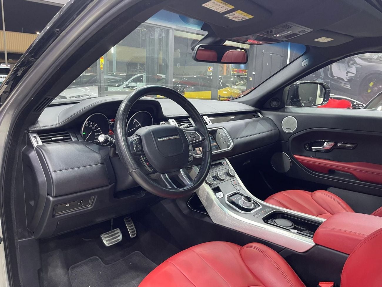 لاند روفر رانج روفر إيفوك STD Dynamic Plus 2.0L (3 Door)