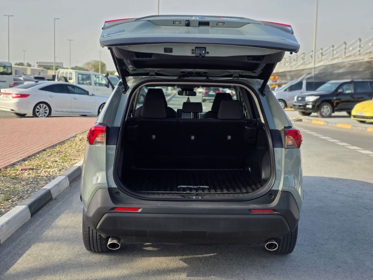 Toyota RAV4 2019 | 2.5L PETROL | AT | LHD | PUSH START ENGINE | ELECTRIC SEAT | SUNROOF | 2WD