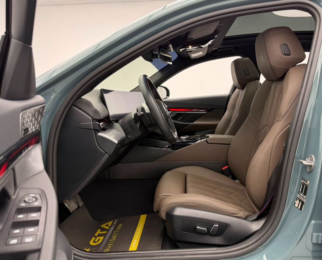 بي أم دبليو 520i M SPORT